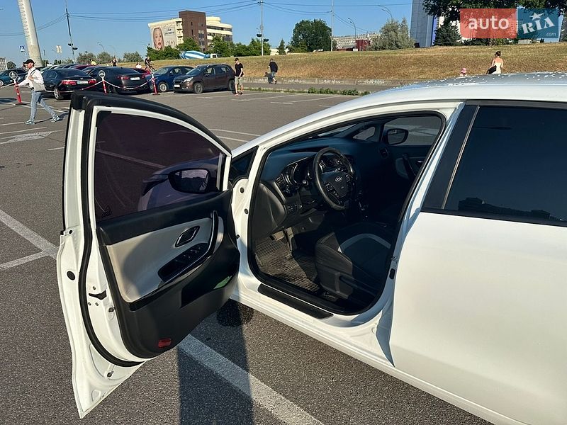 Хэтчбек Kia Ceed 2012 в Киеве