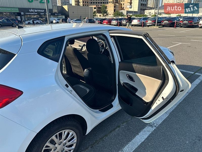 Хетчбек Kia Ceed 2012 в Києві фото 25 Хетчбек Kia Ceed 2012 в Києві