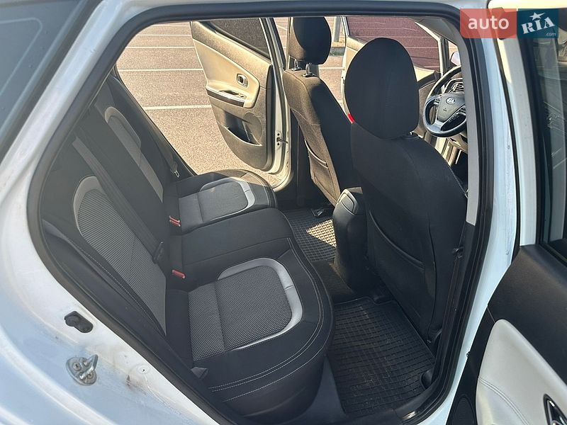 Хэтчбек Kia Ceed 2012 в Киеве