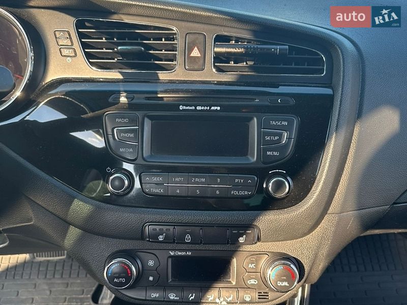 Хэтчбек Kia Ceed 2012 в Киеве