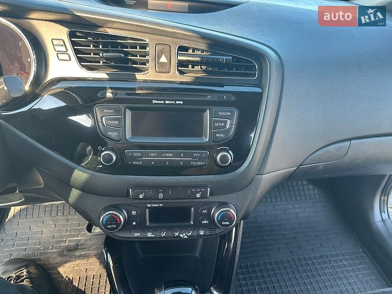 Хэтчбек Kia Ceed 2012 в Киеве