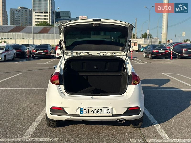 Хэтчбек Kia Ceed 2012 в Киеве