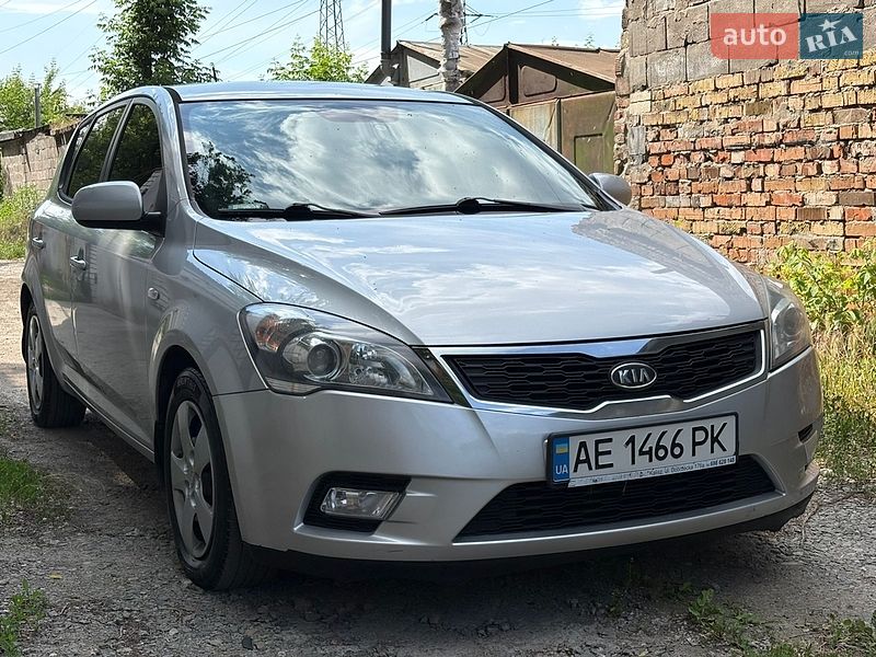 Хэтчбек Kia Ceed 2009 в Днепре