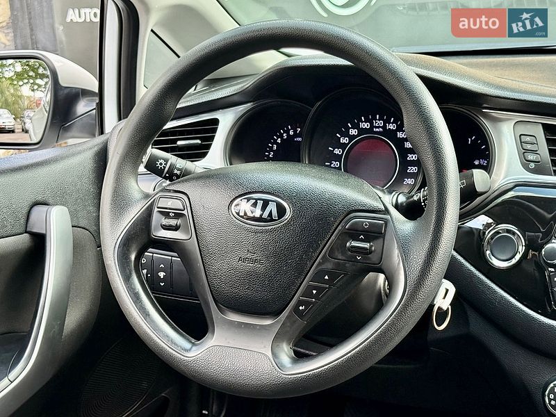 Хэтчбек Kia Ceed 2016 в Харькове
