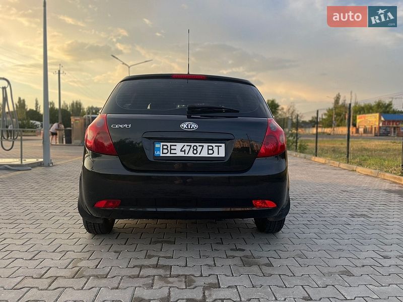 Хэтчбек Kia Ceed 2007 в Николаеве
