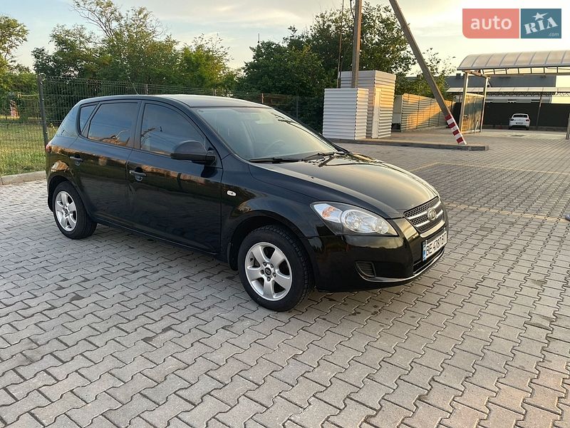 Хэтчбек Kia Ceed 2007 в Николаеве