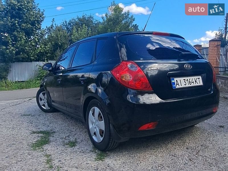 Хэтчбек Kia Ceed 2007 в Обухове