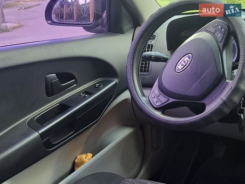 Хэтчбек Kia Ceed 2007 в Обухове
