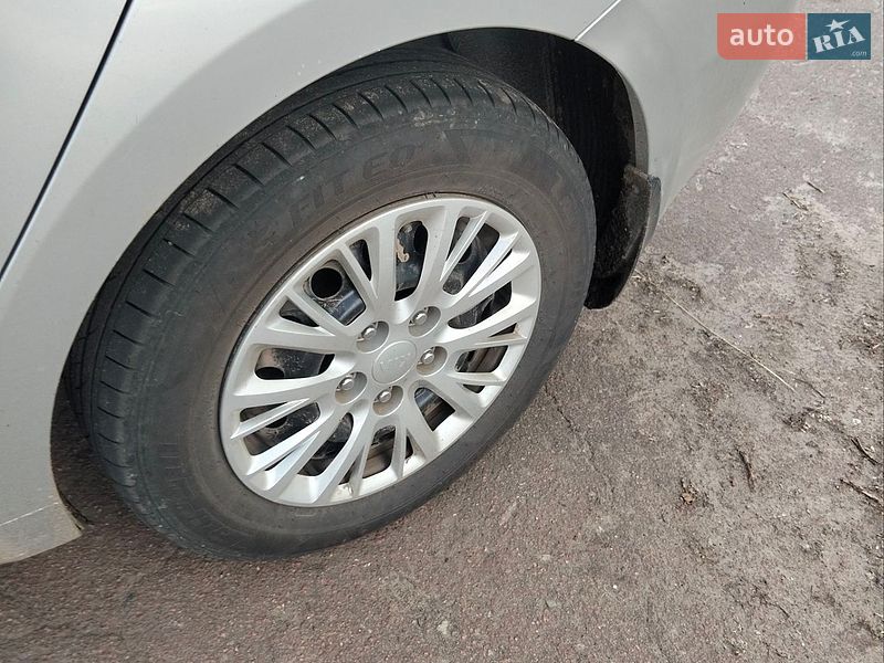Универсал Kia Ceed 2014 в Кролевце
