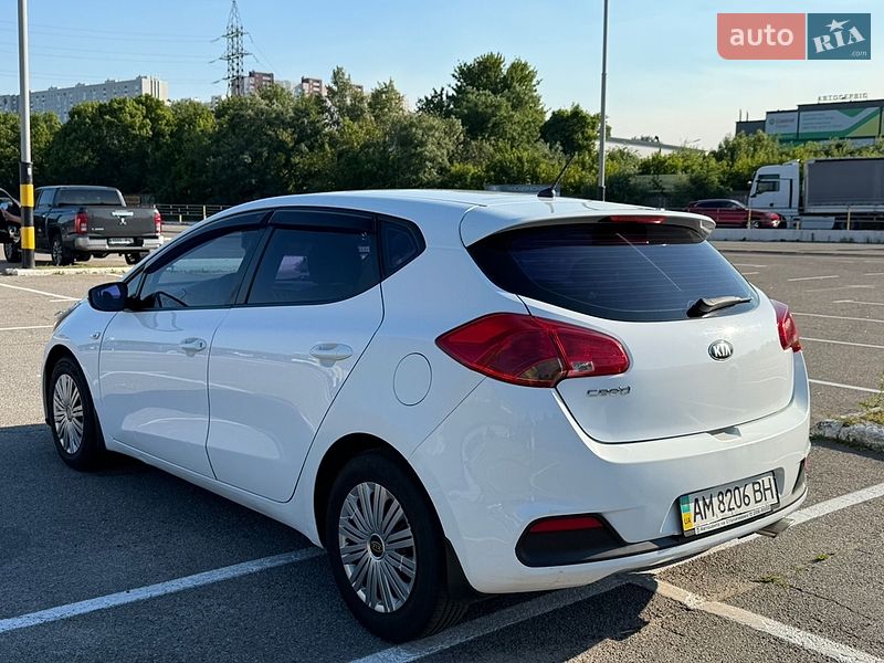 Хетчбек Kia Ceed 2012 в Києві