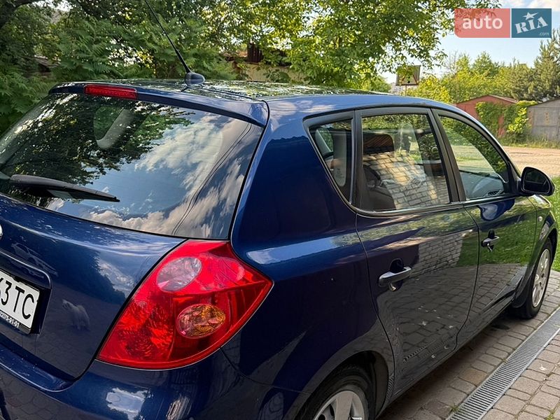 Хэтчбек Kia Ceed 2009 в Львове