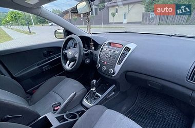Хэтчбек Kia Ceed 2010 в Сваляве