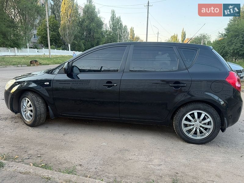 Хетчбек Kia Ceed 2008 в Кривому Розі