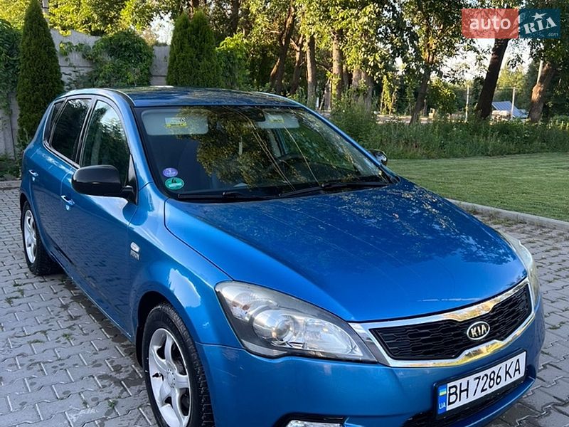 Хэтчбек Kia Ceed 2010 в Кицмани