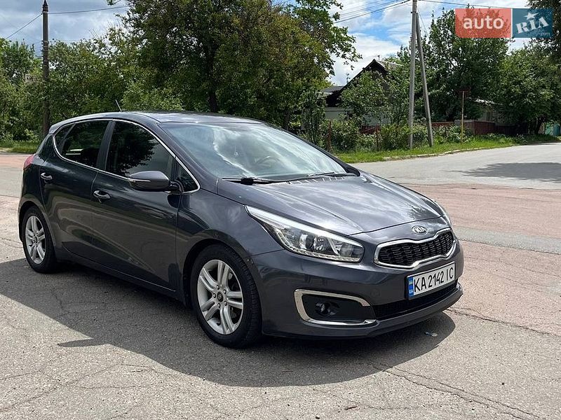 Хетчбек Kia Ceed 2016 в Чернігові фото Хетчбек Kia Ceed 2016 в Чернігові