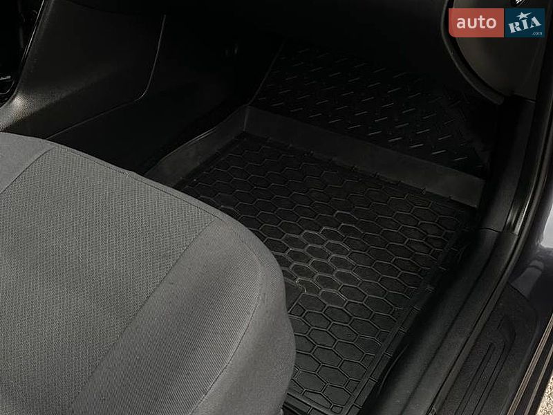 Хетчбек Kia Ceed 2016 в Чернігові фото 27 Хетчбек Kia Ceed 2016 в Чернігові