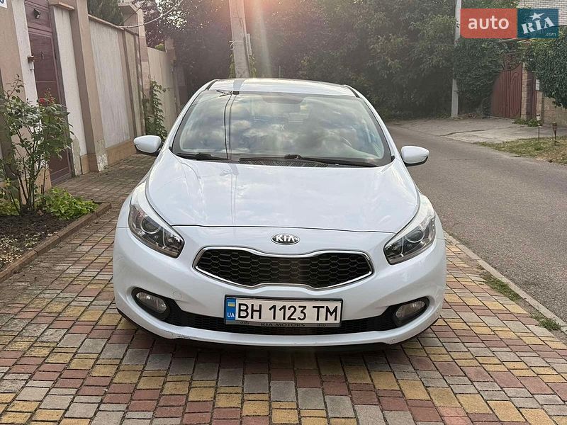 Хетчбек Kia Ceed 2012 в Одесі