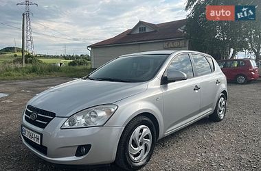 kia ceed 2008 в Дубно від професійного продавця Сергій