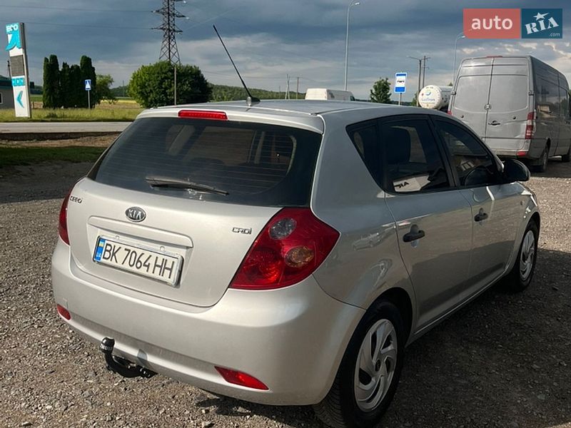Хетчбек Kia Ceed 2008 в Дубні