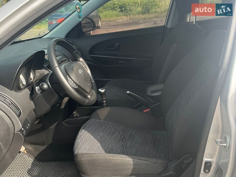 Хетчбек Kia Ceed 2008 в Дубні