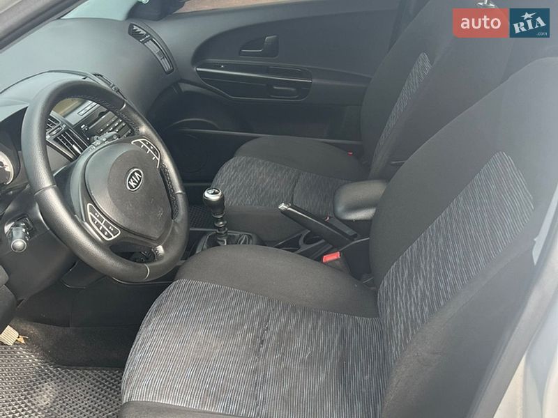 Хетчбек Kia Ceed 2008 в Дубні