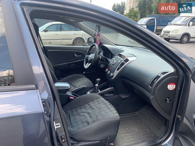 Универсал Kia Ceed 2012 в Днепре