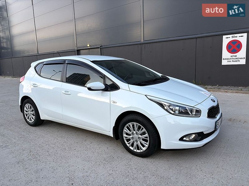 Хетчбек Kia Ceed 2012 в Києві фото 7 Хетчбек Kia Ceed 2012 в Києві