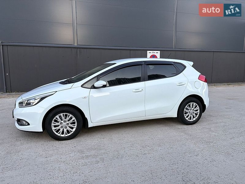 Хетчбек Kia Ceed 2012 в Києві фото 12 Хетчбек Kia Ceed 2012 в Києві