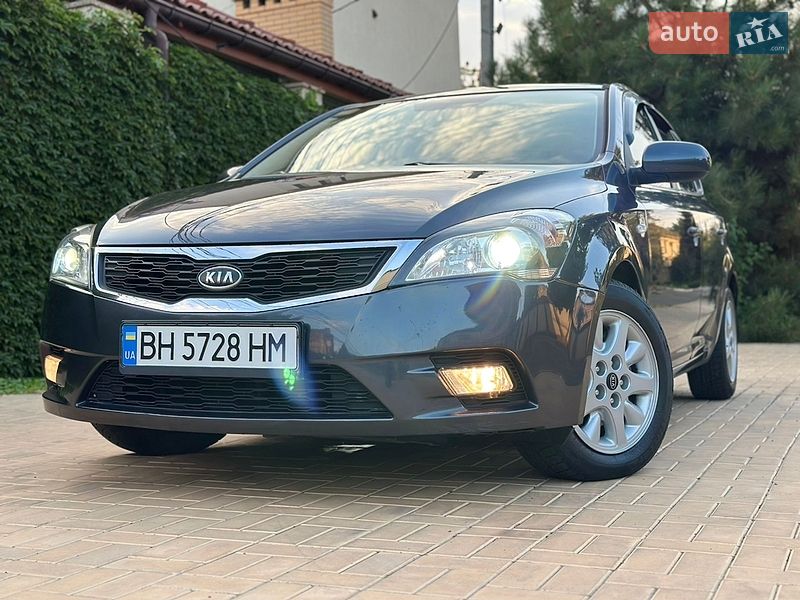 Хетчбек Kia Ceed 2010 в Одесі