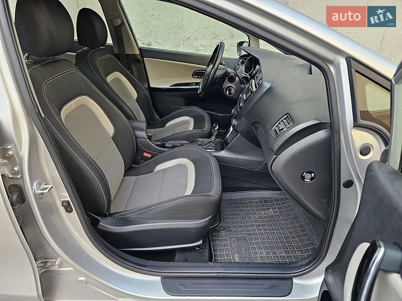 Хетчбек Kia Ceed 2015 в Києві