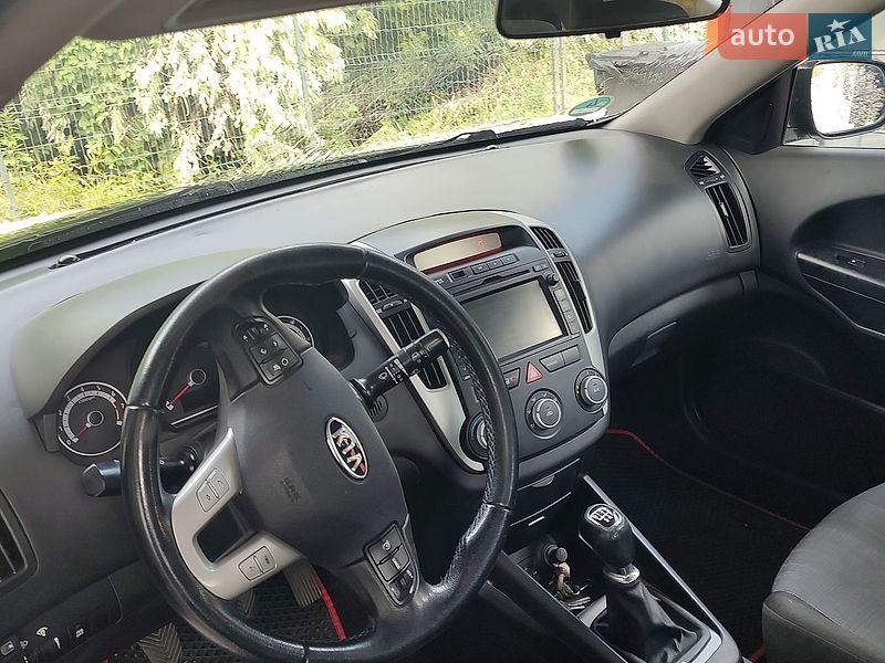 Універсал Kia Ceed 2011 в Кам'янському фото 2 Універсал Kia Ceed 2011 в Кам'янському