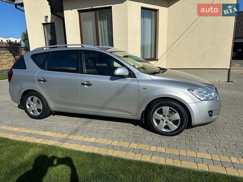 Універсал Kia Ceed 2009 в Луцьку