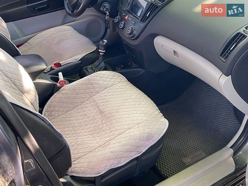 Хетчбек Kia Ceed 2008 в Новомиргороді