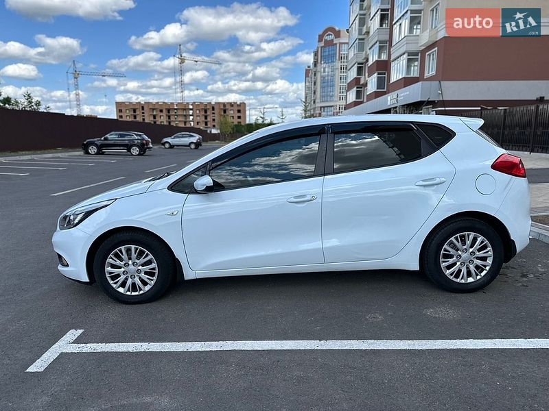 Хэтчбек Kia Ceed 2012 в Умани
