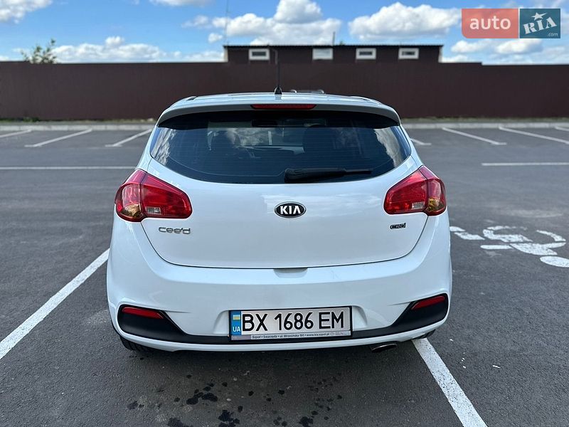 Хэтчбек Kia Ceed 2012 в Умани