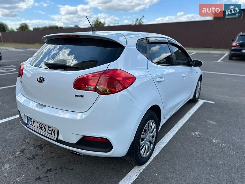 Хэтчбек Kia Ceed 2012 в Умани