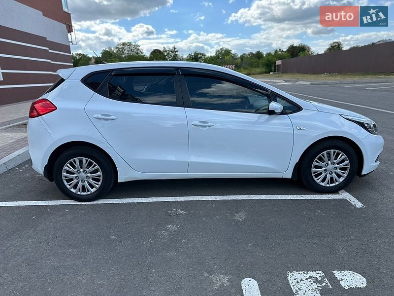 Хэтчбек Kia Ceed 2012 в Умани