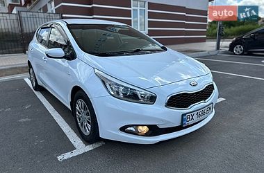 Хэтчбек Kia Ceed 2012 в Умани