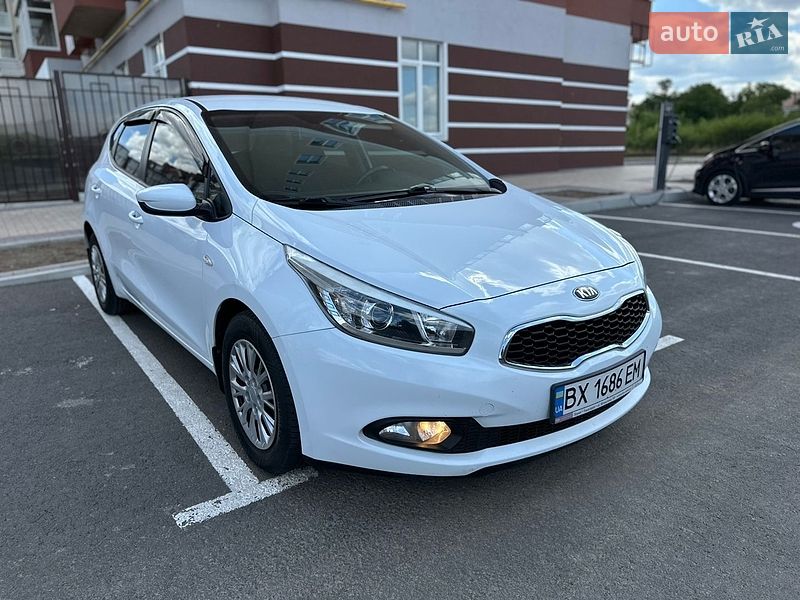 Хэтчбек Kia Ceed 2012 в Умани