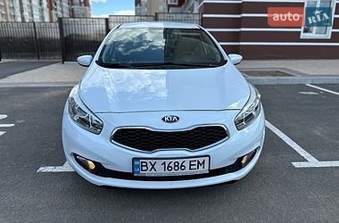 Хэтчбек Kia Ceed 2012 в Умани