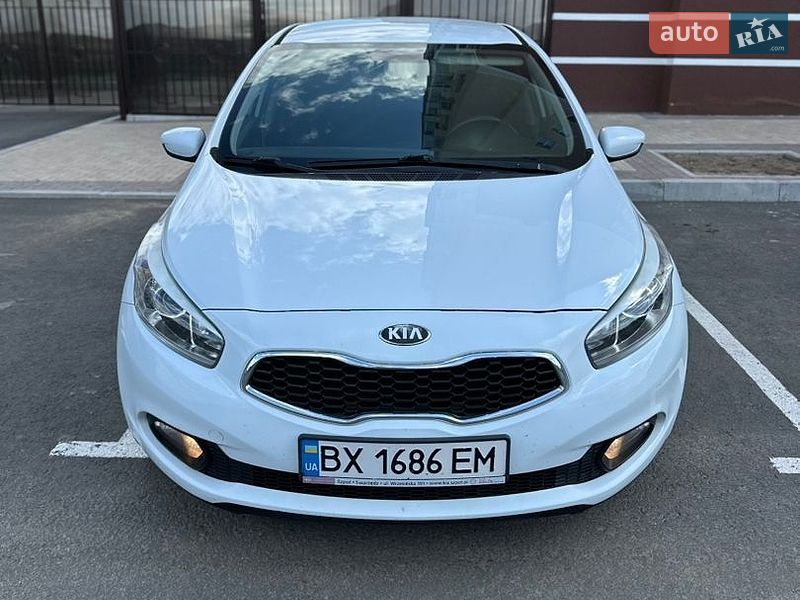 Хэтчбек Kia Ceed 2012 в Умани