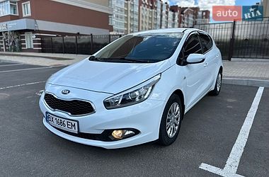 Хэтчбек Kia Ceed 2012 в Умани