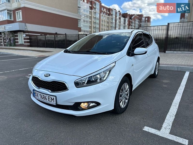Хэтчбек Kia Ceed 2012 в Умани