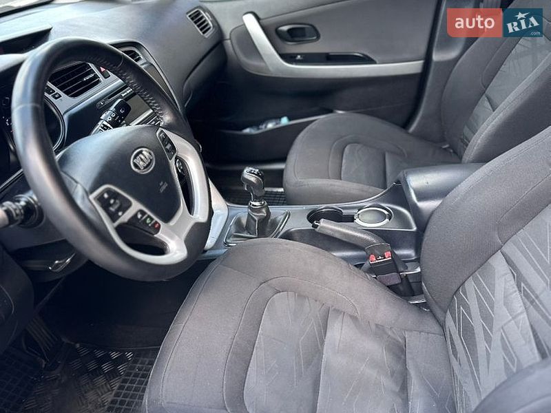 Хэтчбек Kia Ceed 2012 в Умани