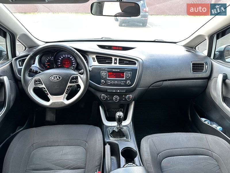 Хэтчбек Kia Ceed 2012 в Умани