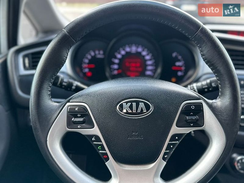 Хэтчбек Kia Ceed 2012 в Умани