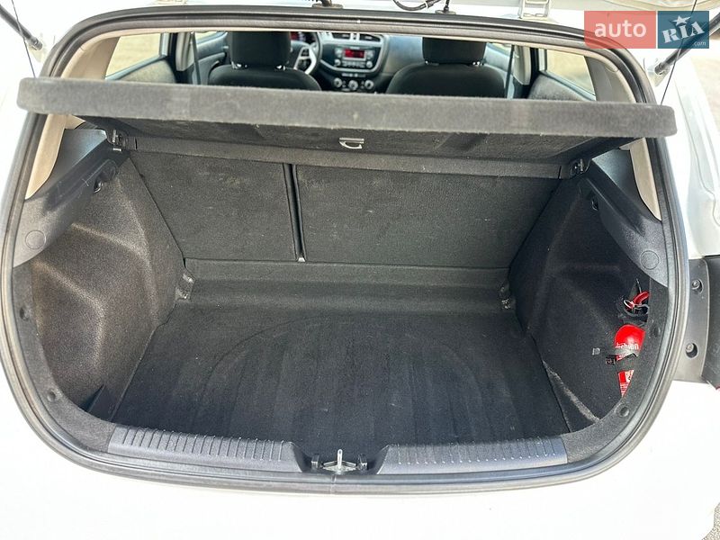 Хэтчбек Kia Ceed 2012 в Умани