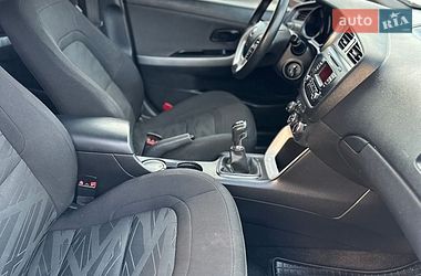 Хэтчбек Kia Ceed 2012 в Умани
