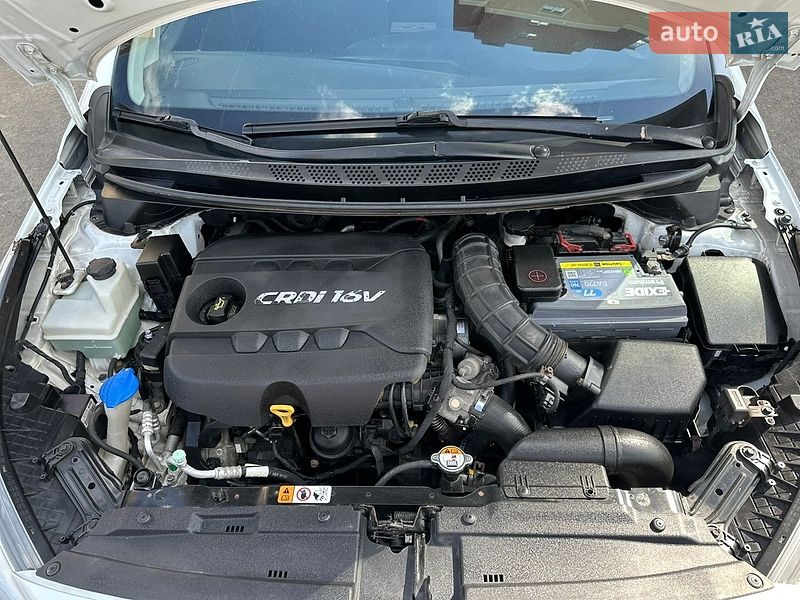 Хэтчбек Kia Ceed 2012 в Умани