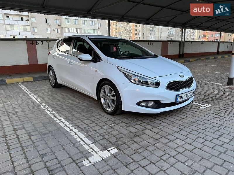 Хэтчбек Kia Ceed 2012 в Одессе